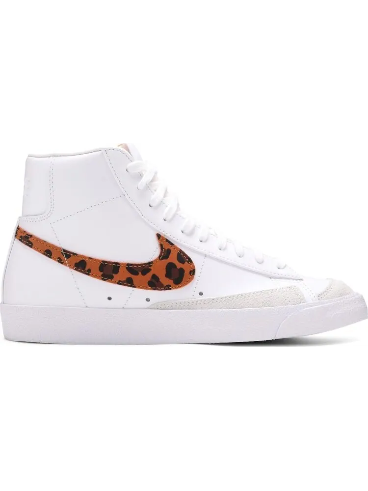 Кроссовки Nike Wmns Blazer Mid '77 — изображение 1 из 8, белый