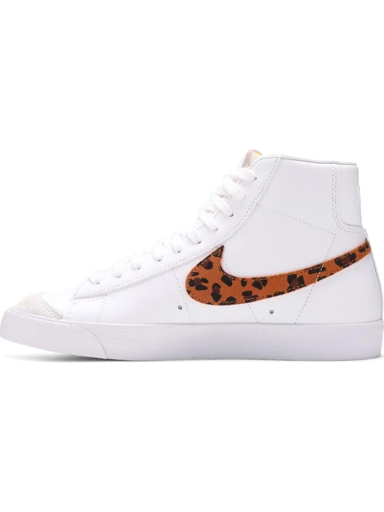Кроссовки Nike Wmns Blazer Mid '77 — изображение 3 из 8, белый