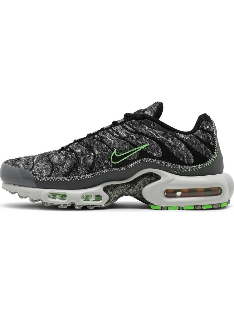 Кроссовки Nike Air Max Plus Essential 'Crater - Electric Green' — изображение 3 из 8, черный