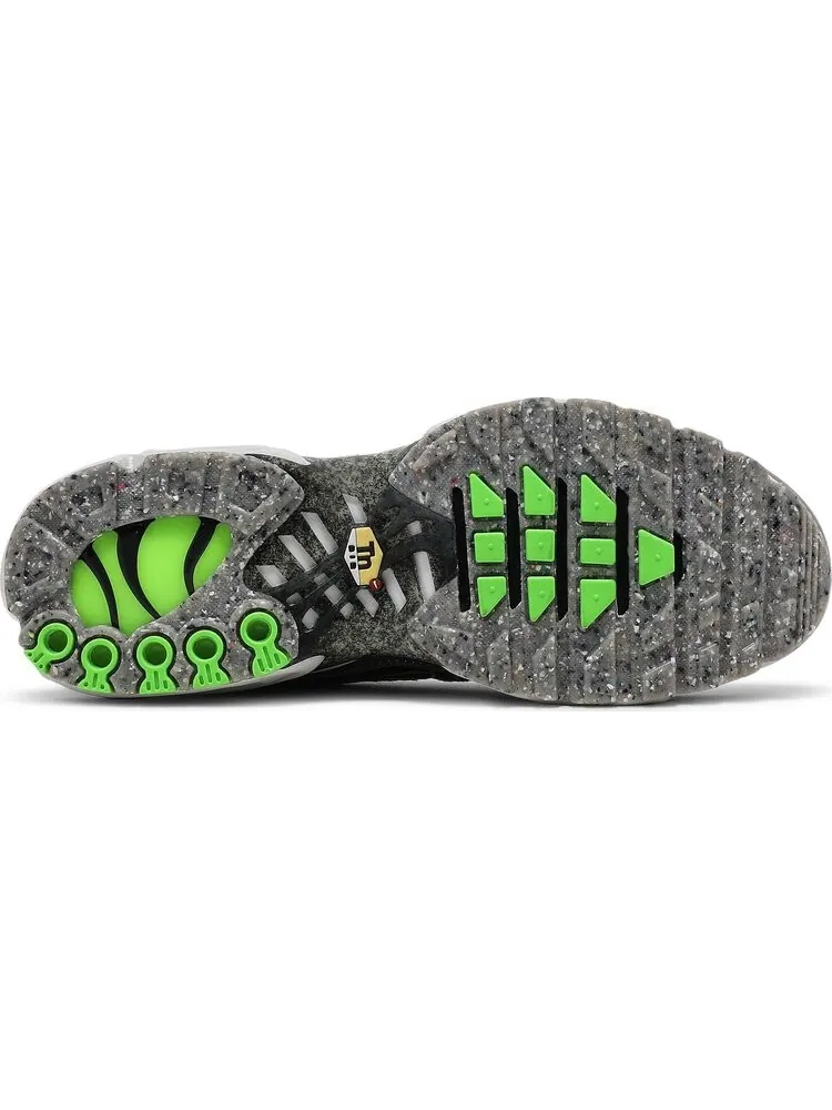 Кроссовки Nike Air Max Plus Essential 'Crater - Electric Green' — изображение 4 из 8, черный