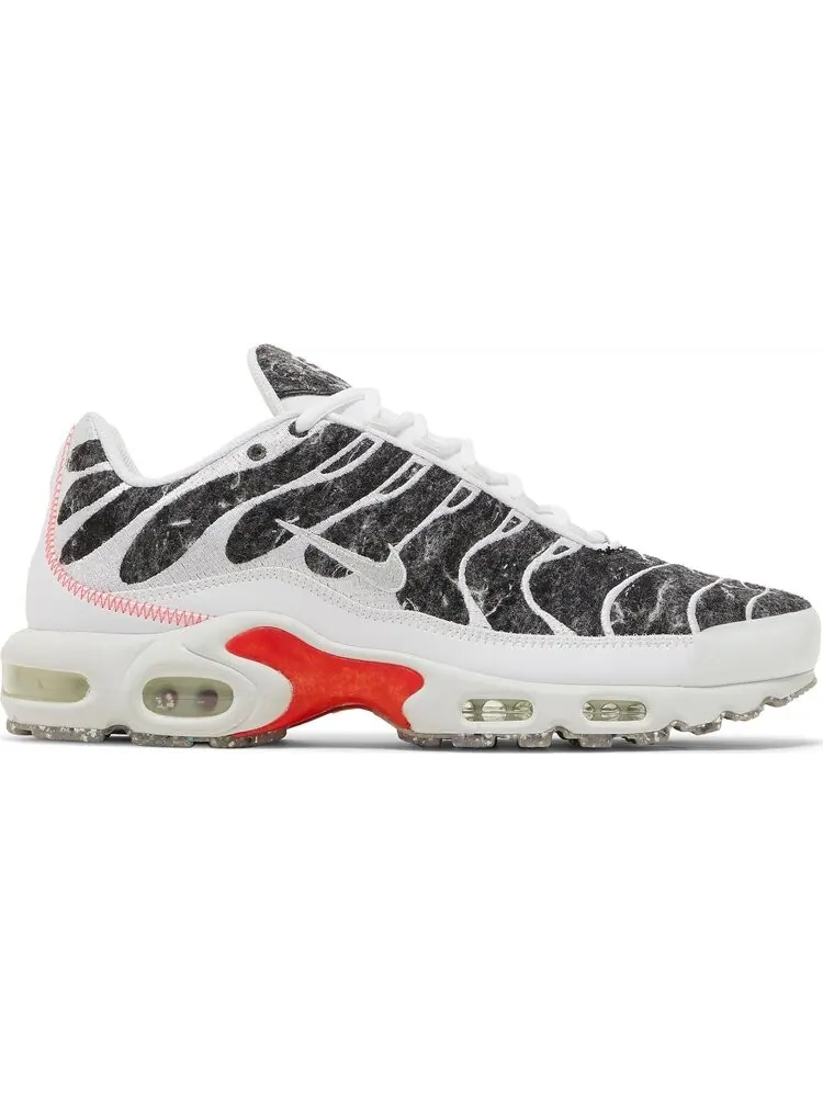 Кроссовки Nike Air Max Plus Essential 'Crater - Photon Dust' — изображение 1 из 8, белый