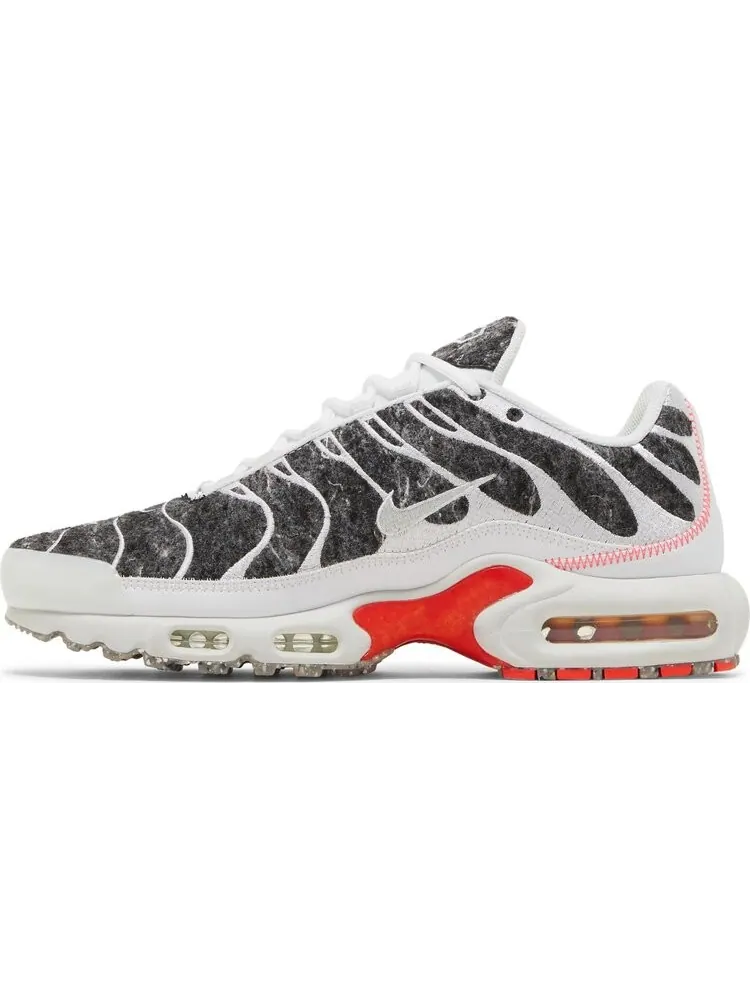 Кроссовки Nike Air Max Plus Essential 'Crater - Photon Dust' — изображение 3 из 8, белый