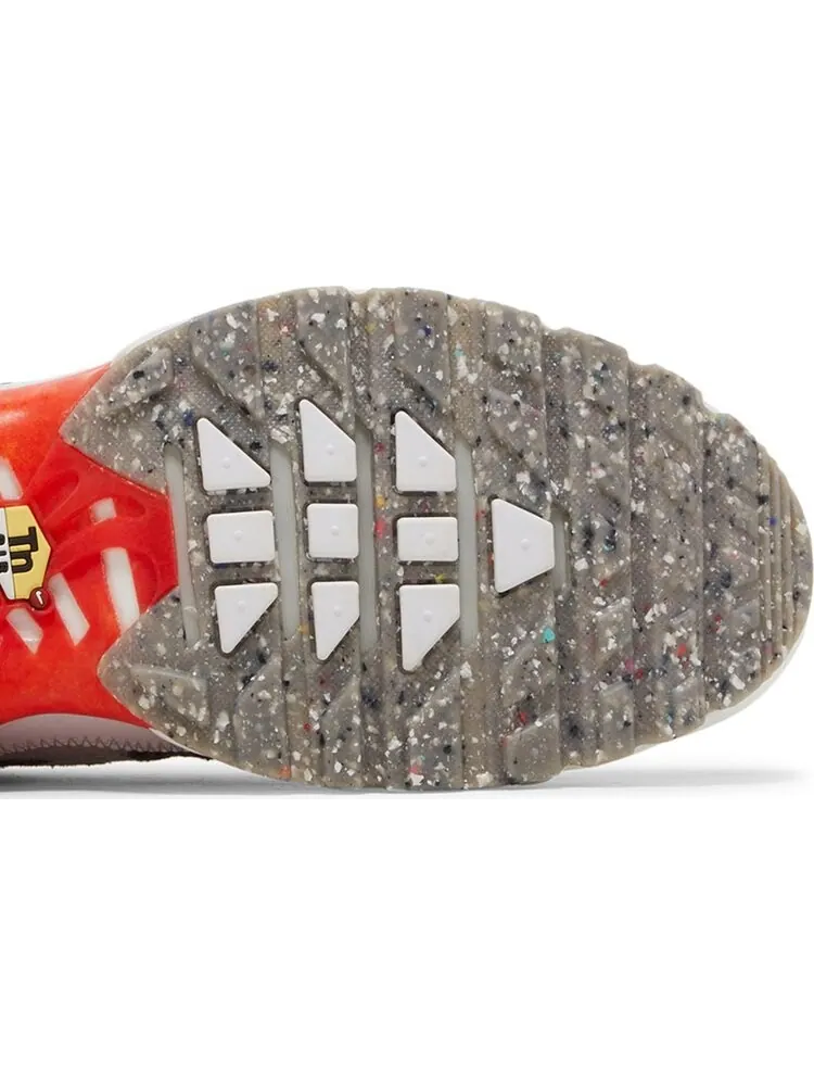 Кроссовки Nike Air Max Plus Essential 'Crater - Photon Dust' — изображение 5 из 8, белый
