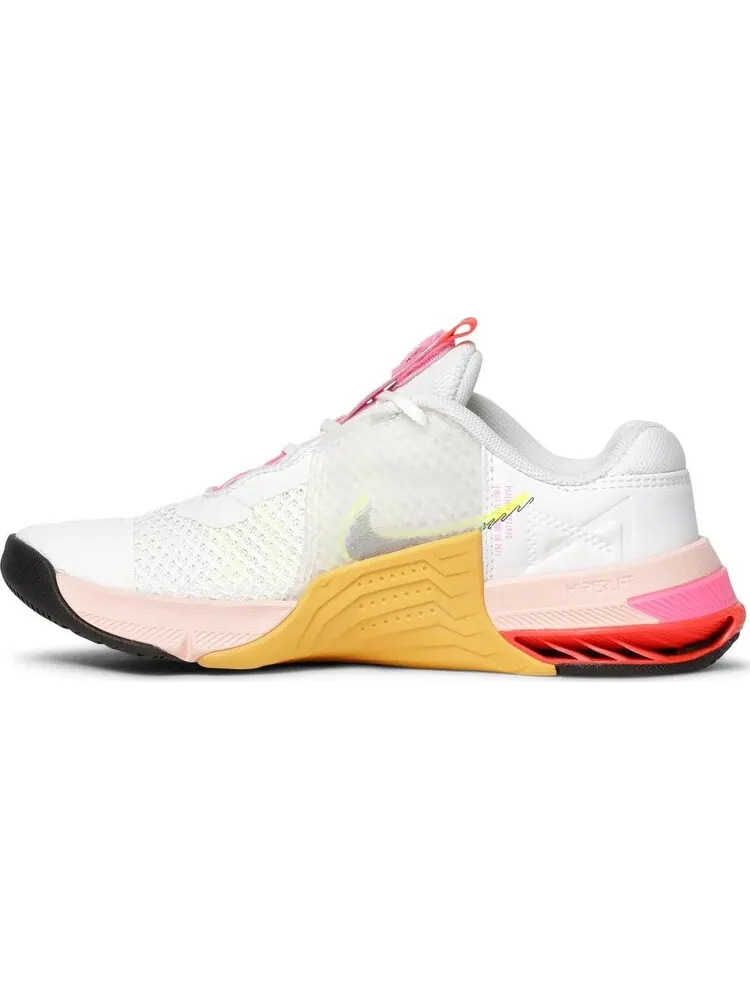 Кроссовки Nike Wmns Metcon 7 X 'Rawdacious' — изображение 3 из 8, белый
