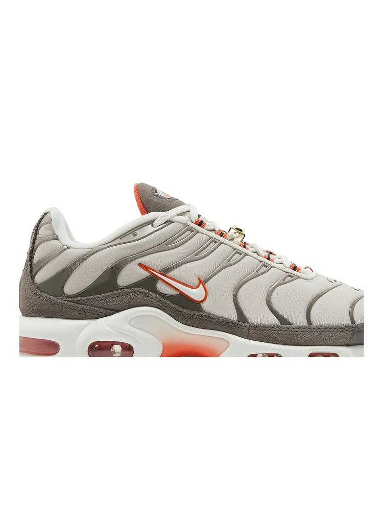Кроссовки Air Max Plus 'First Use' — изображение 2 из 8, желтый