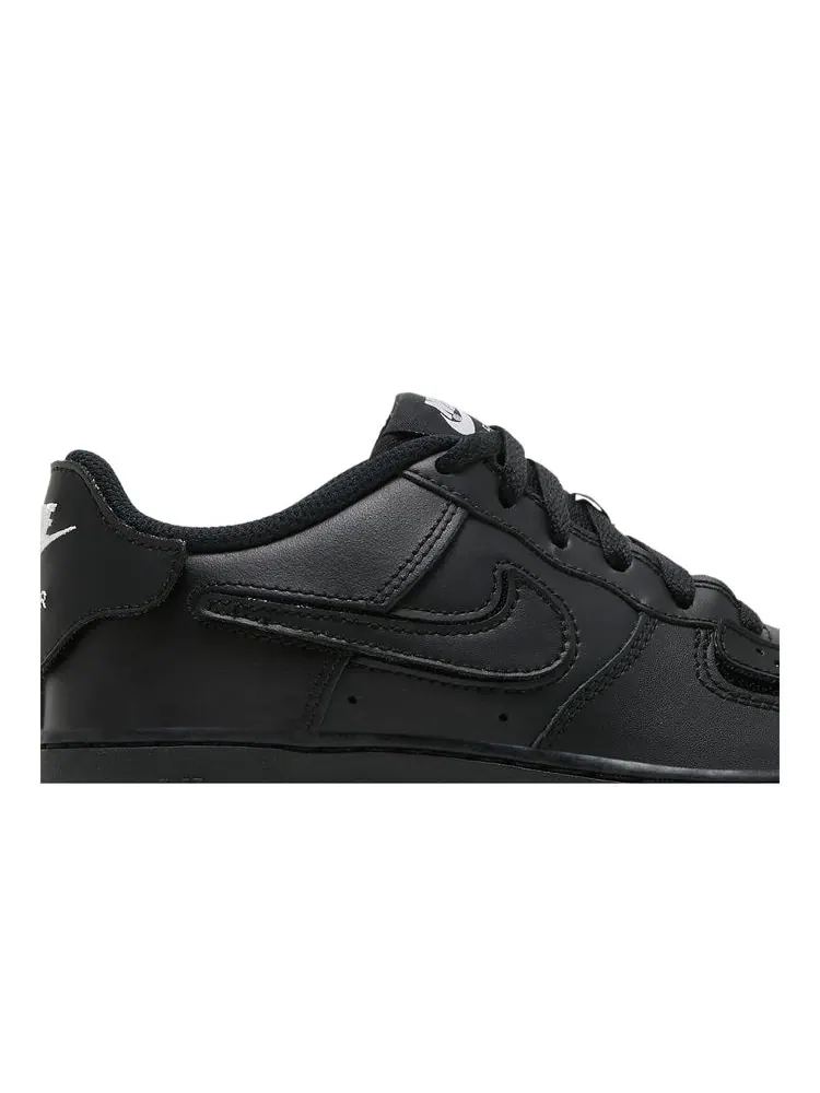 Кроссовки Air Force 1/1 GS 'Black Bright Crimson' — изображение 2 из 8, черный яркий
