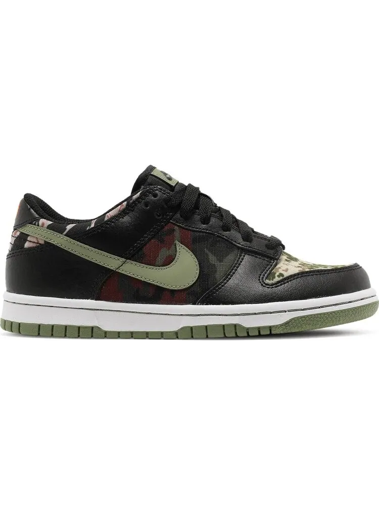 Кроссовки Nike Dunk Low SE GS 'Black Multi-Camo' — изображение 1 из 8, зеленый