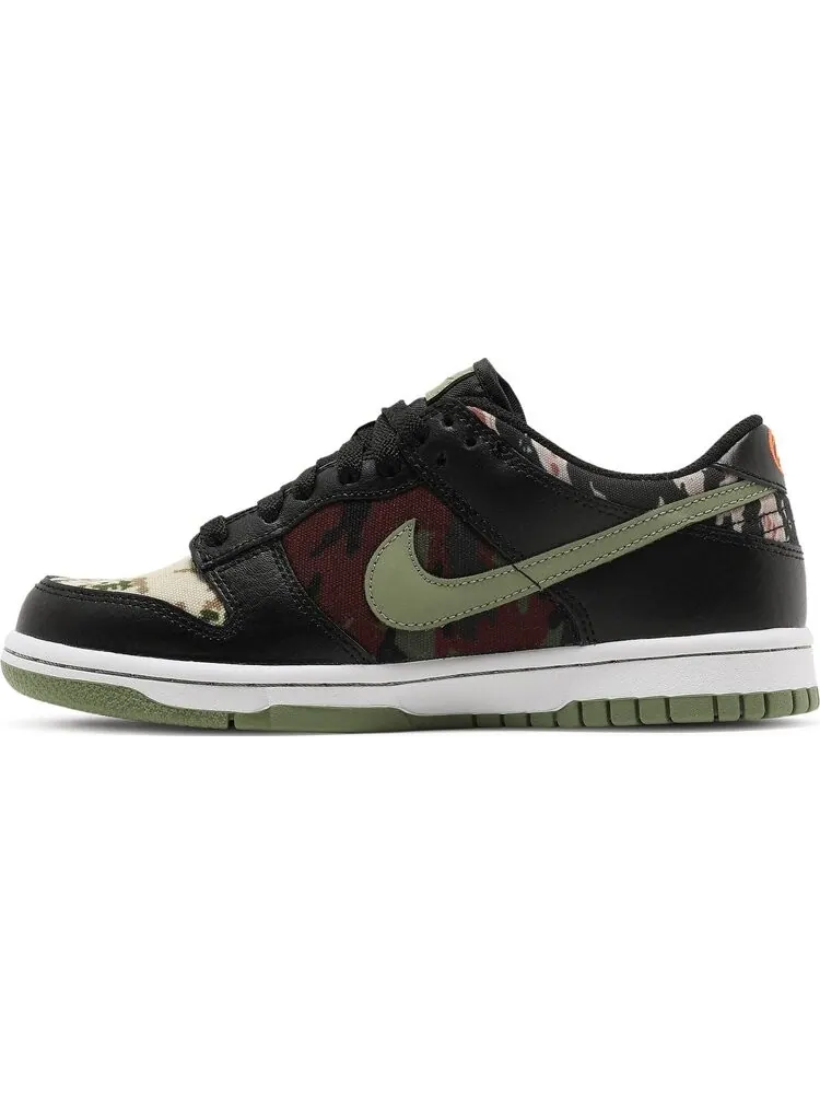 Кроссовки Nike Dunk Low SE GS 'Black Multi-Camo' — изображение 3 из 8, зеленый