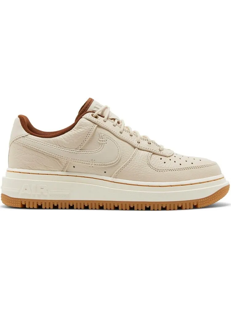 Кроссовки Nike Air Force 1 Luxe 'Pecan' — изображение 1 из 8, коричневый