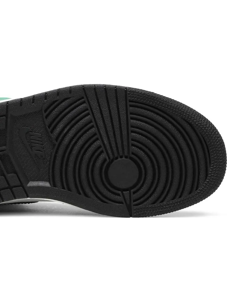Кроссовки Wmns Air Jordan 1 Retro High OG Lucky Green — изображение 5 из 8, зеленый