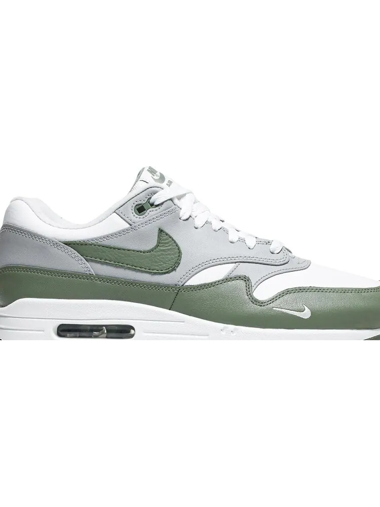Кроссовки Nike Air Max 1 Premium 'Spiral Sage' — изображение 2 из 8, зеленый