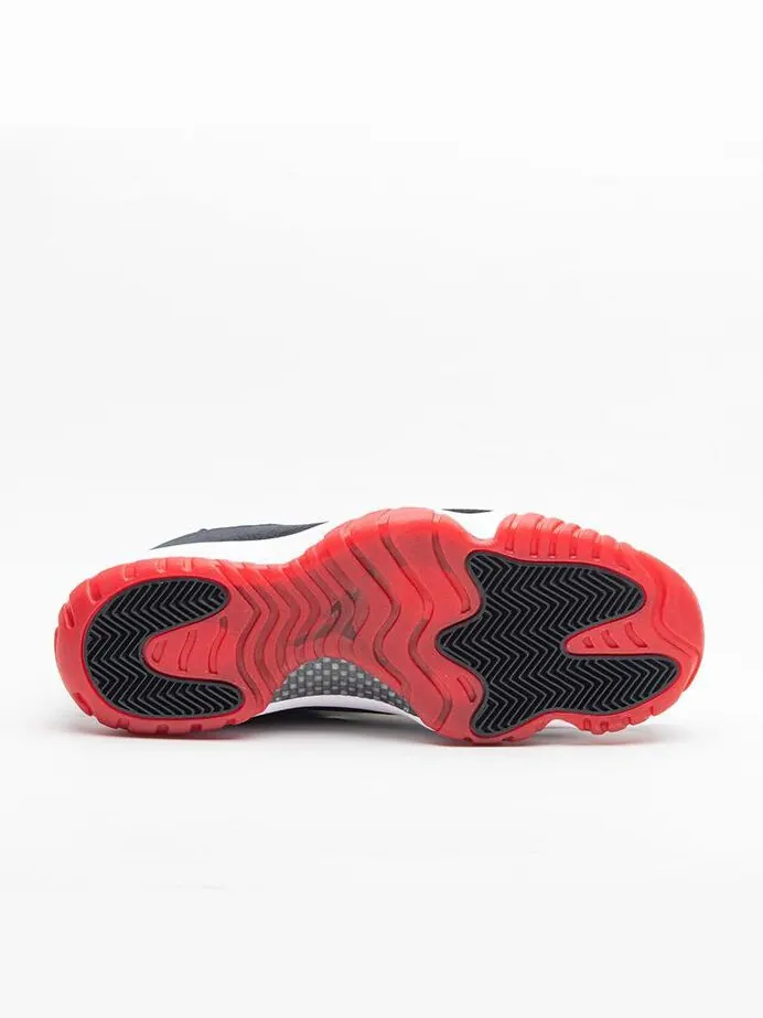 Кроссовки женские Air Jordan 11 Retro 'Bred Velvet' — изображение 3 из 10, черный/красный