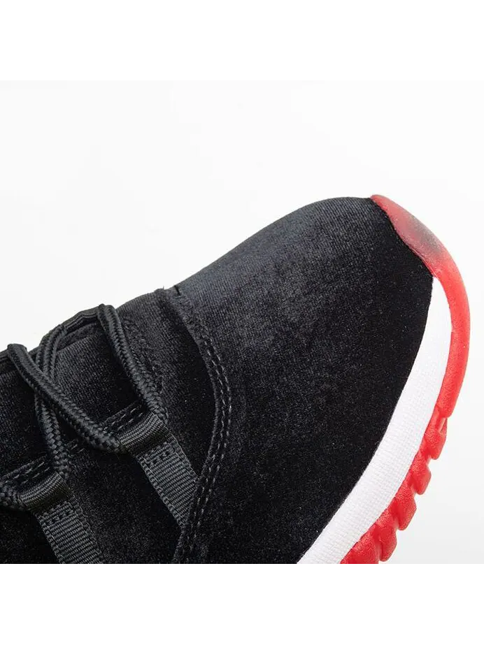 Кроссовки женские Air Jordan 11 Retro 'Bred Velvet' — изображение 9 из 10, черный/красный