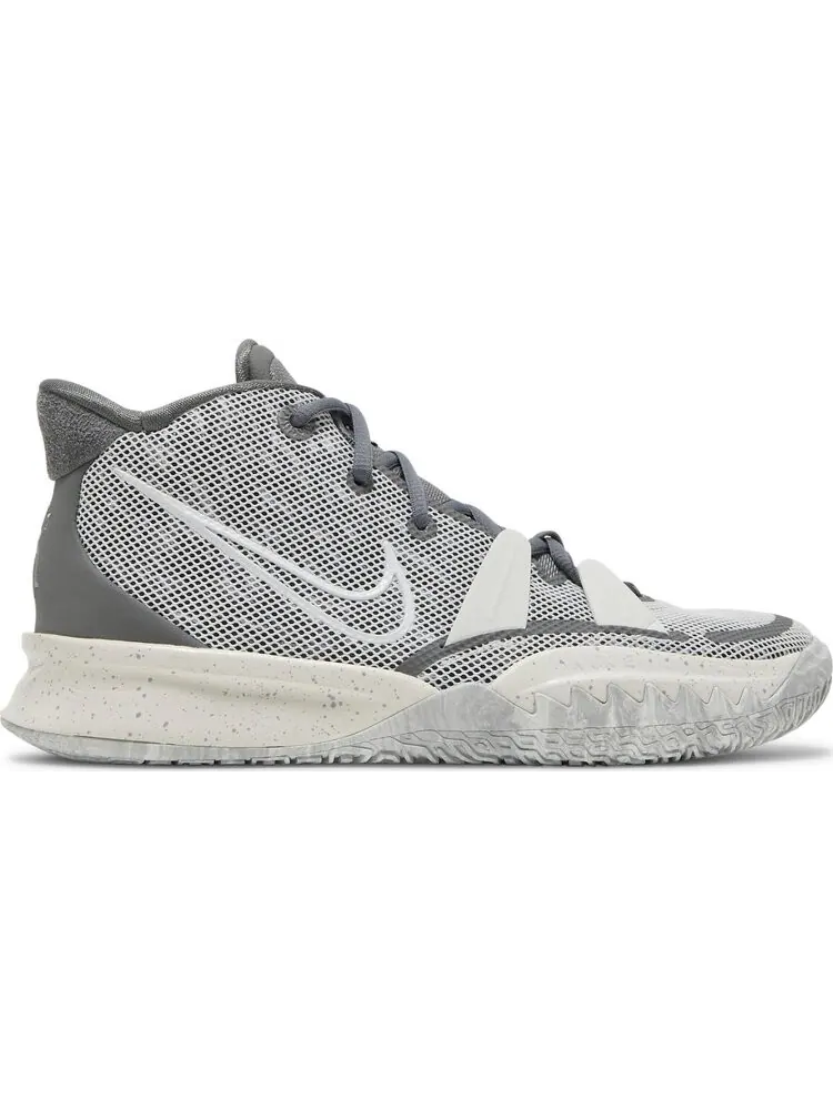 Кроссовки Nike Kyrie 7 SE GS 'Chip' — изображение 1 из 8, серый