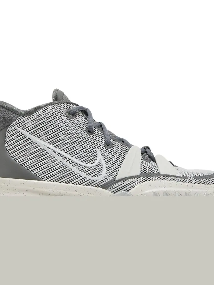 Кроссовки Nike Kyrie 7 SE GS 'Chip' — изображение 2 из 8, серый