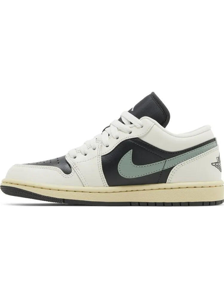 Кроссовки Wmns Air Jordan 1 Low 'Jade Smoke' — изображение 3 из 4, черный