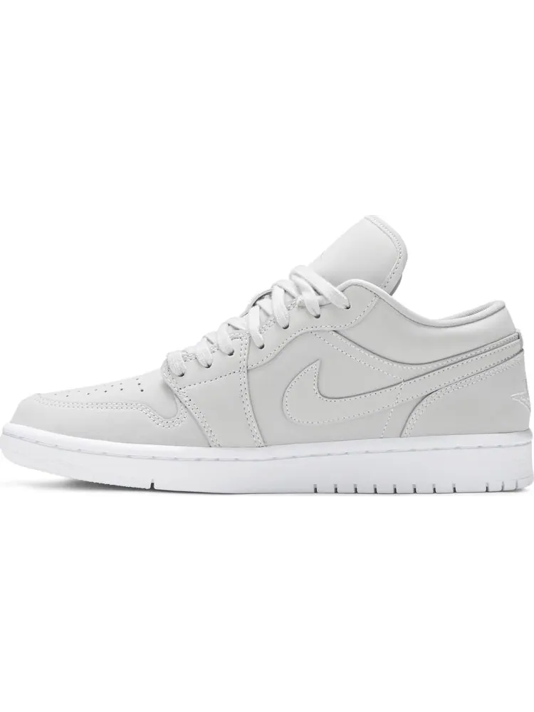 Кроссовки Wmns Air Jordan 1 Low Grey Fog — изображение 3 из 8, серый
