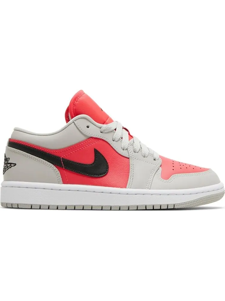 Кроссовки Wmns Air Jordan 1 Low Light Iron Ore Siren Red — изображение 1 из 8, красный