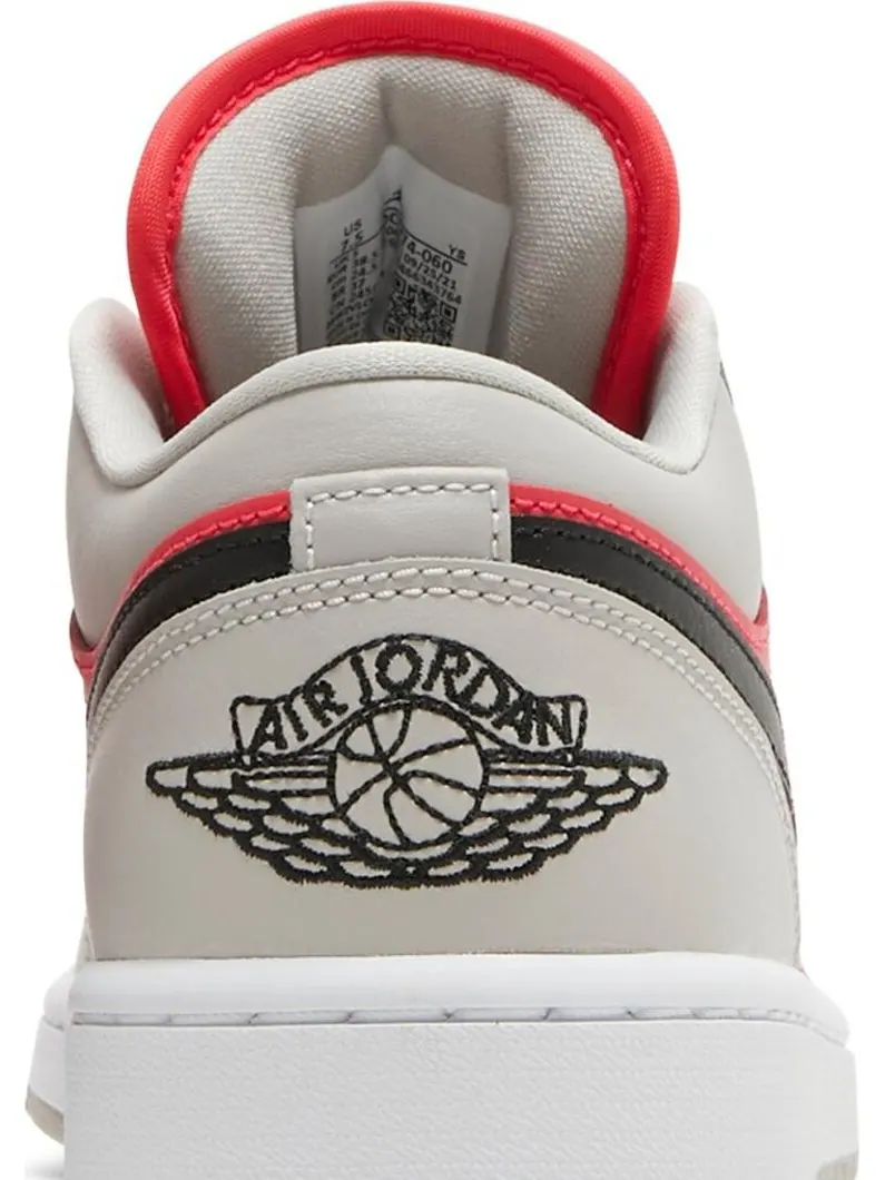 Кроссовки Wmns Air Jordan 1 Low Light Iron Ore Siren Red — изображение 7 из 8, красный