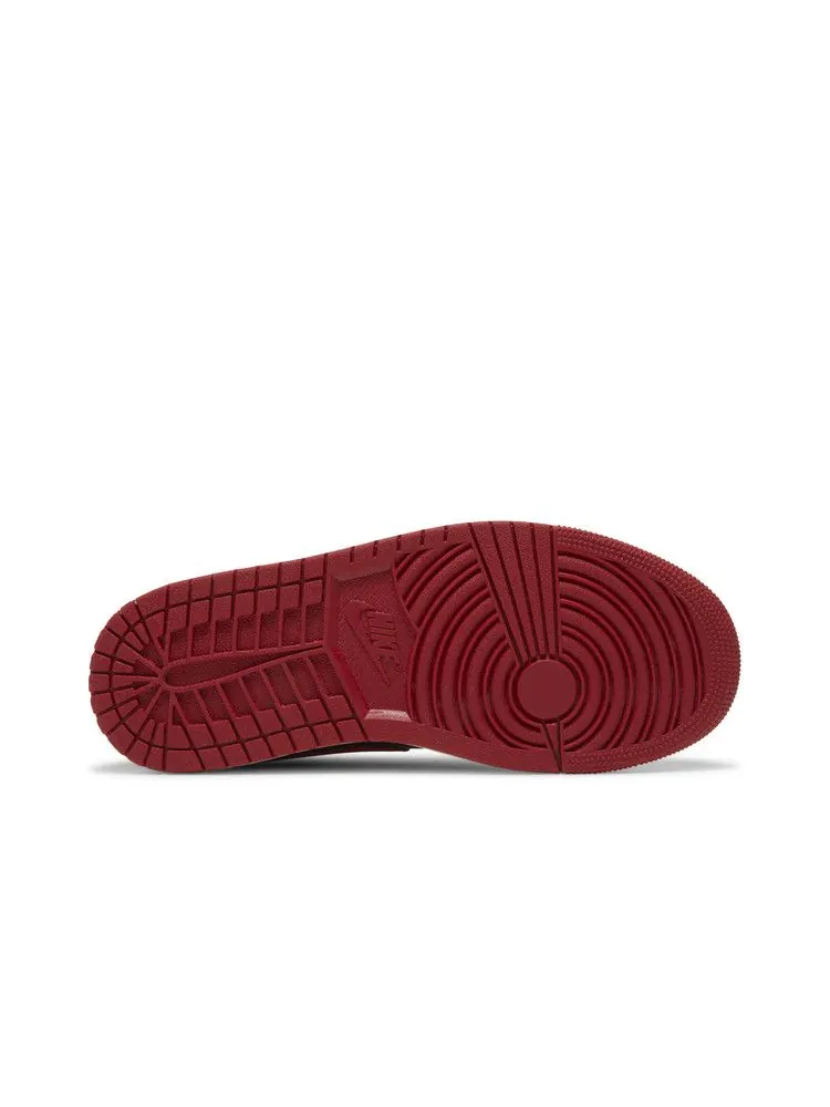 Кроссовки Air Jordan Wmns Air Jordan 1 Low 'Bred Sail' — изображение 5 из 9, черный/красный