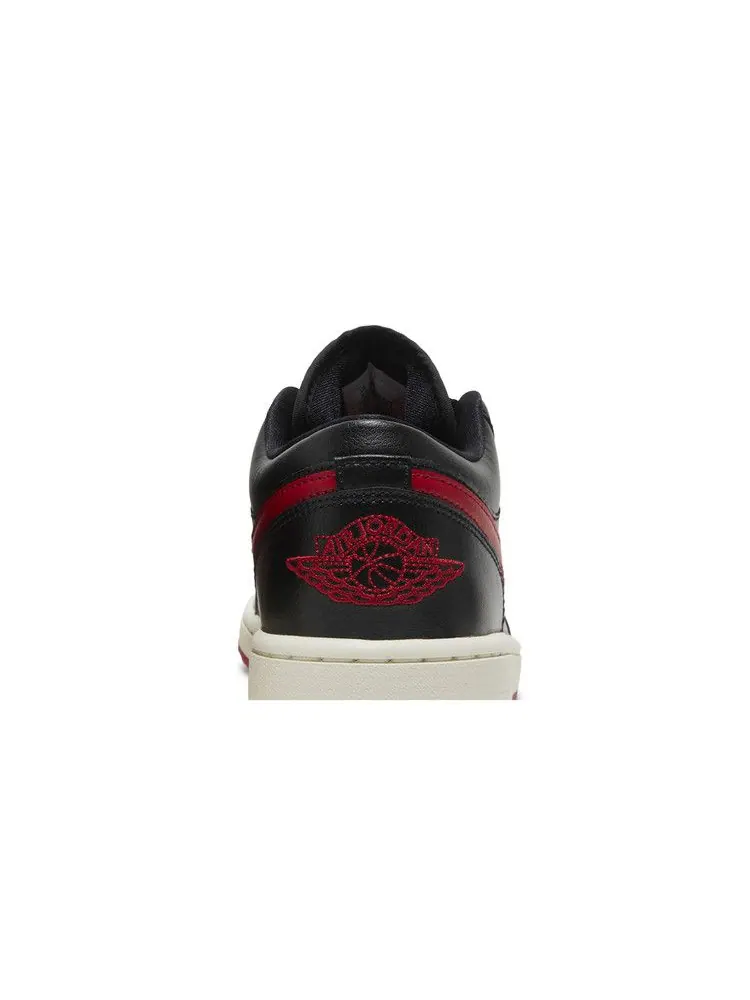 Кроссовки Air Jordan Wmns Air Jordan 1 Low 'Bred Sail' — изображение 8 из 9, черный/красный