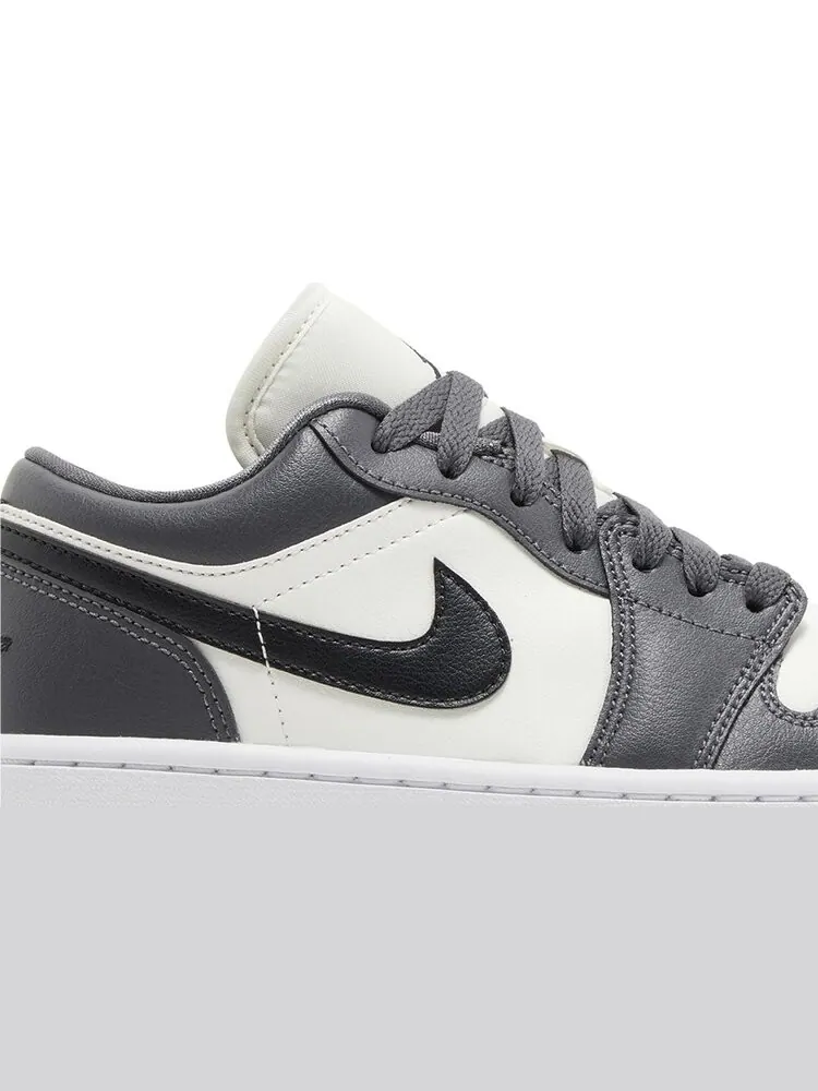 Кроссовки Wmns Air Jordan 1 Low 'Dark Grey' — изображение 2 из 4, серый