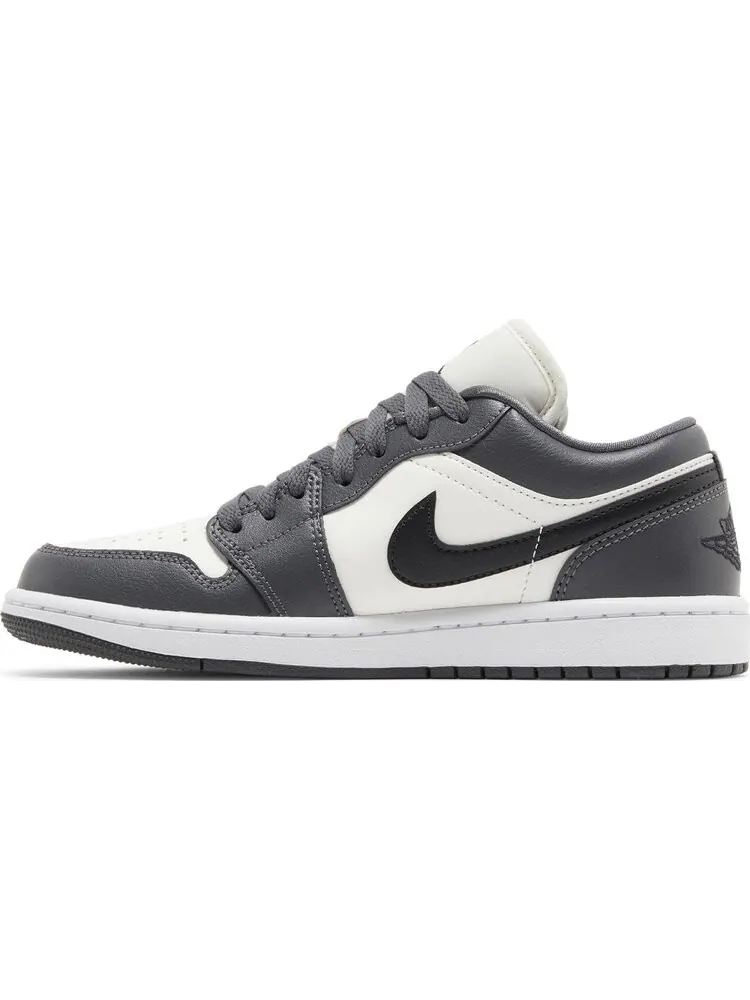 Кроссовки Wmns Air Jordan 1 Low 'Dark Grey' — изображение 3 из 4, серый