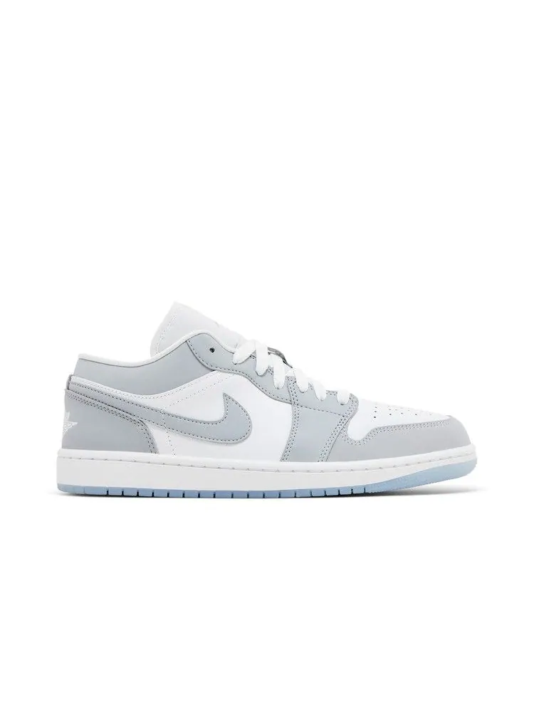 Кроссовки Air Jordan Wmns Air Jordan 1 Low 'White Wolf Grey' 2024 — изображение 2 из 9, белый/серый