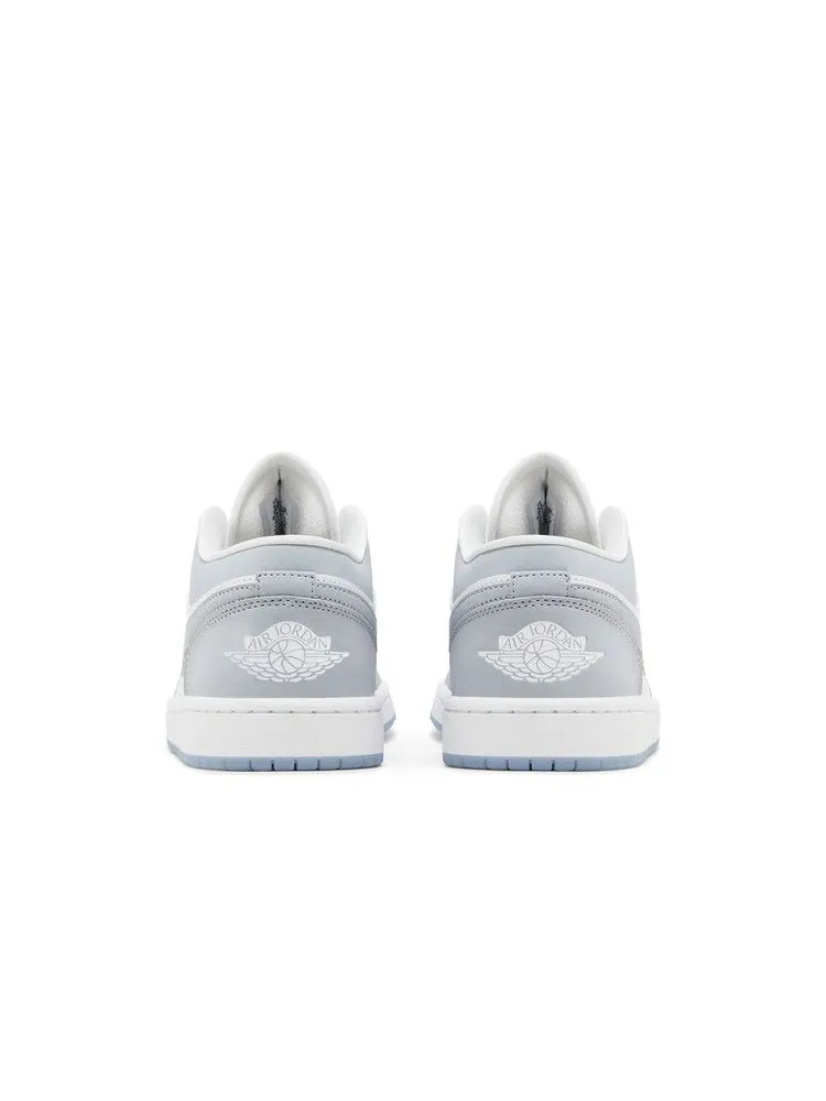 Кроссовки Air Jordan Wmns Air Jordan 1 Low 'White Wolf Grey' 2024 — изображение 7 из 9, белый/серый