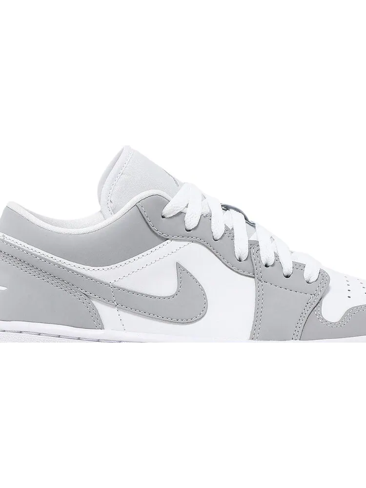 Кроссовки Wmns Air Jordan 1 Low White Wolf Grey — изображение 2 из 8, белый