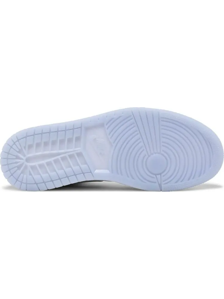 Кроссовки Wmns Air Jordan 1 Low White Wolf Grey — изображение 4 из 8, белый