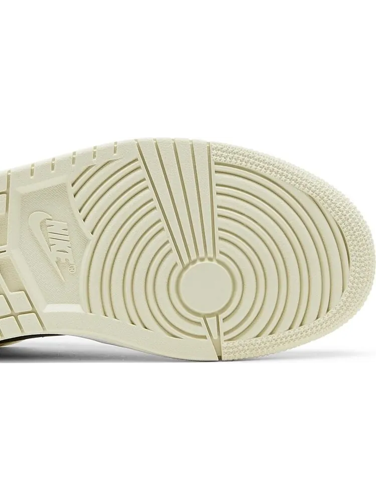 Кроссовки Wmns Air Jordan 1 Low Coconut Milk — изображение 5 из 8, бежевый