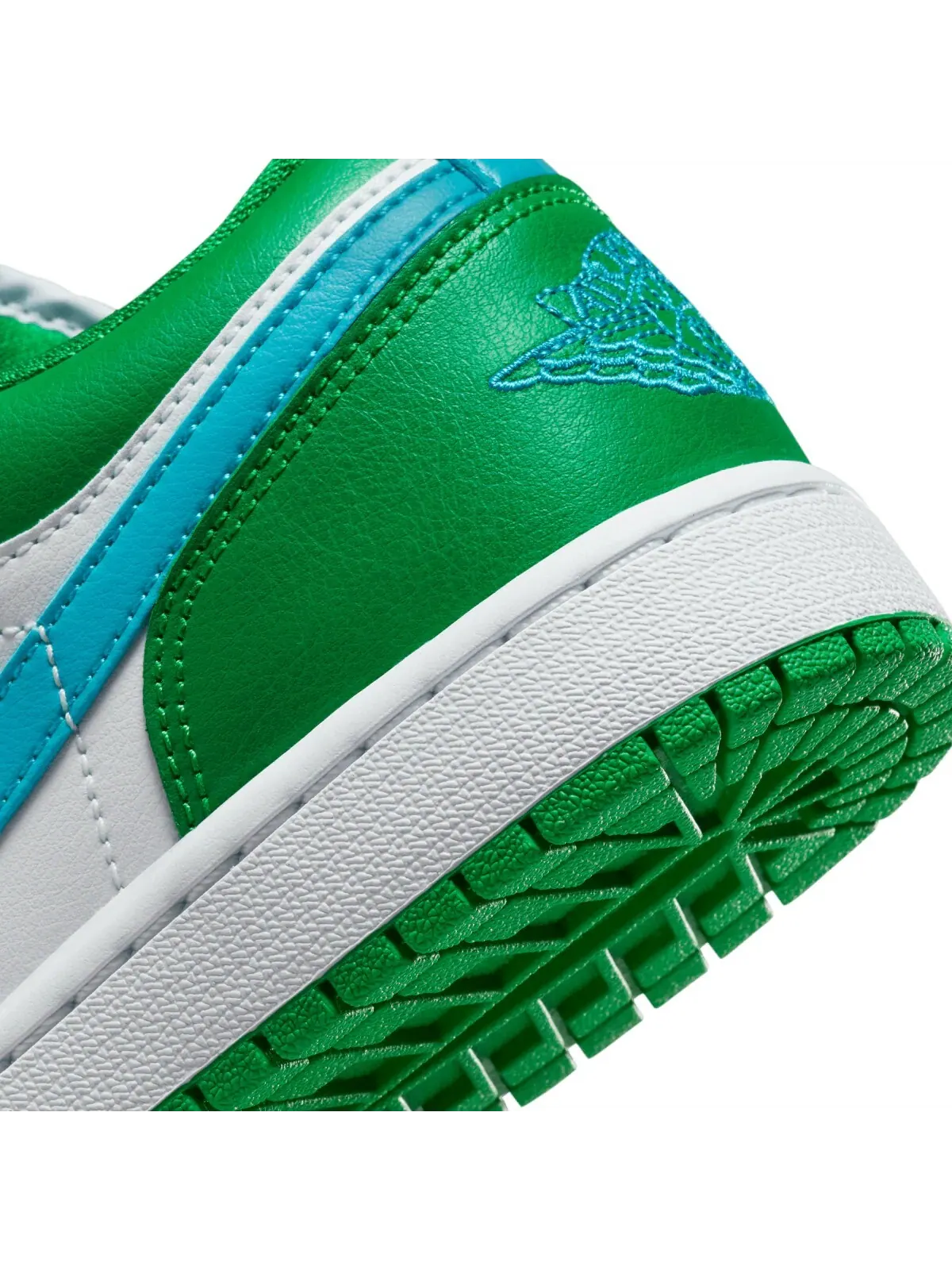 Кроссовки Air Jordan Wmns 1 Low 'Lucky Green' — изображение 8 из 8, зеленый