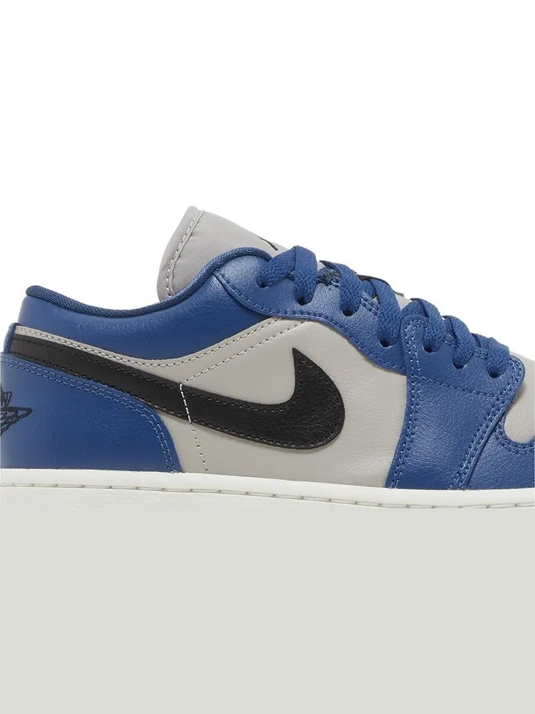 Кроссовки Wmns Air Jordan 1 Low 'French Blue' — изображение 2 из 4, синий