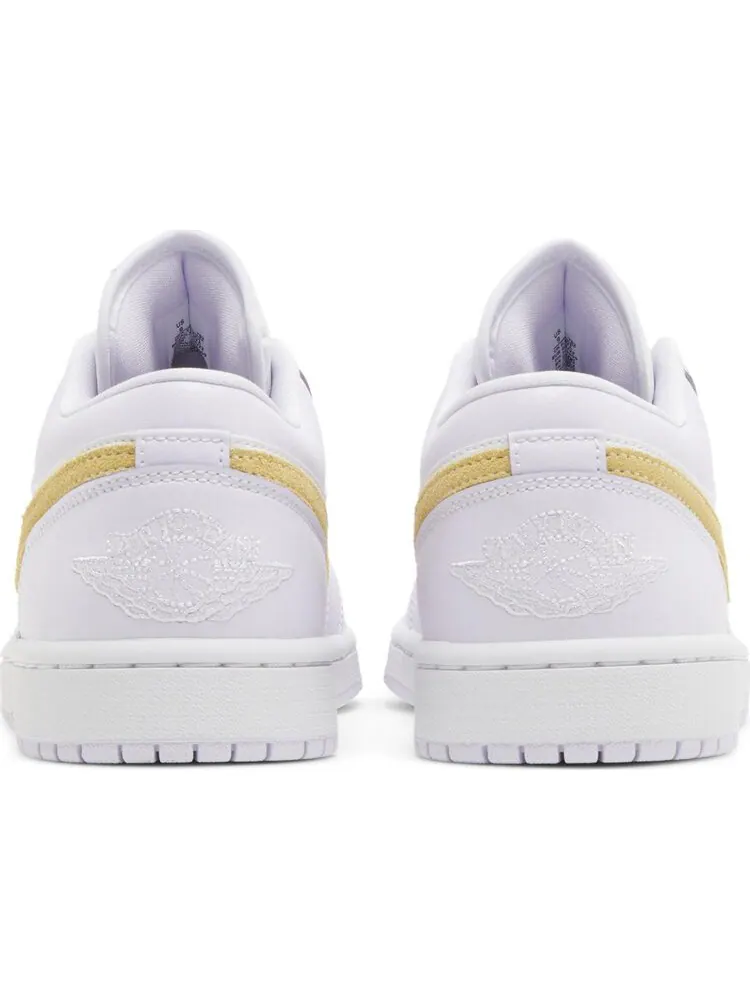 Кроссовки Wmns Air Jordan 1 Low 'Barely Grape' — изображение 4 из 7, фиолетовый