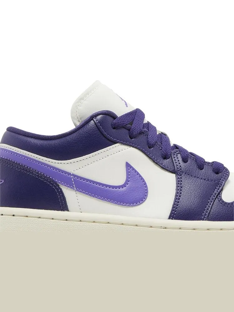 Кроссовки Wmns Air Jordan 1 Low 'Sky J Purple' — изображение 2 из 4, фиолетовый