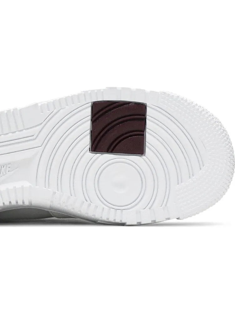 Кроссовки Nike Wmns Air Force 1 Pixel 'White Gold Chain' — изображение 5 из 8, белый