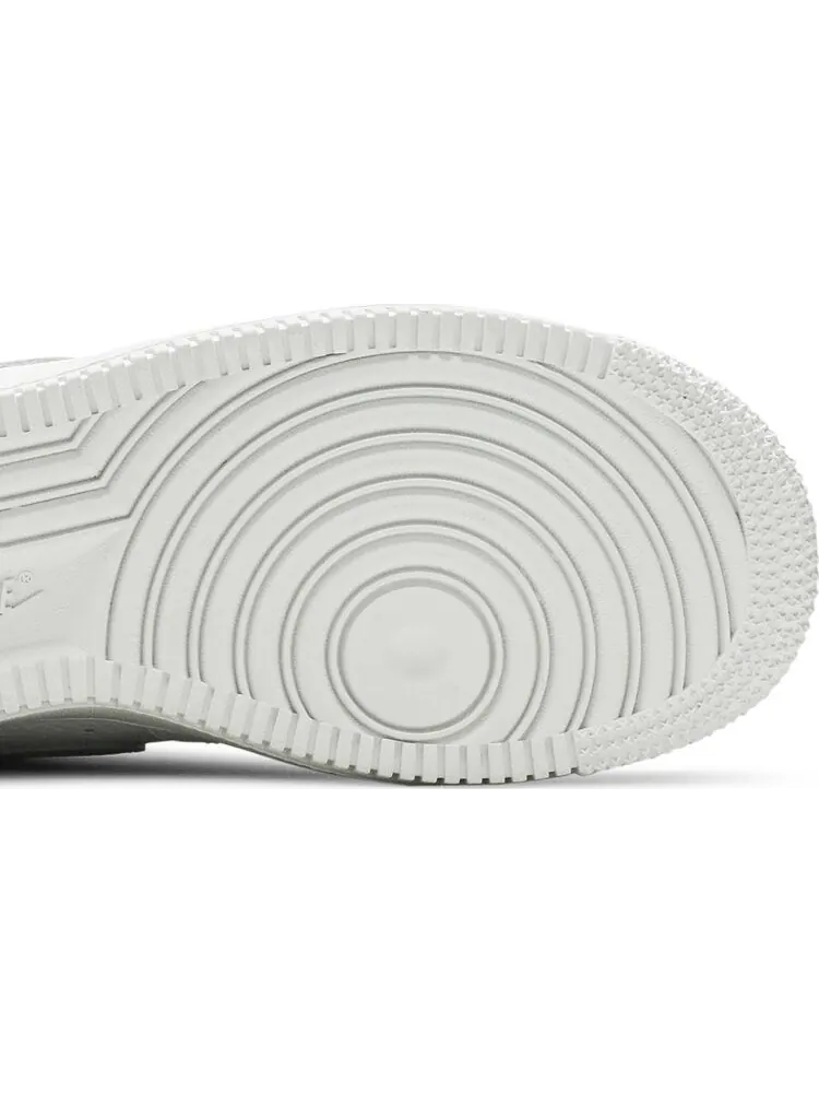 Кроссовки Nike Wmns Air Force 1 '07 'Light Bone' — изображение 5 из 8, белый