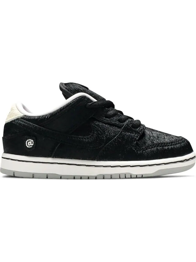 Кроссовки Nike Medicom Toy x Dunk Low SB TD 'BE@RBRICK' — изображение 1 из 8, черный
