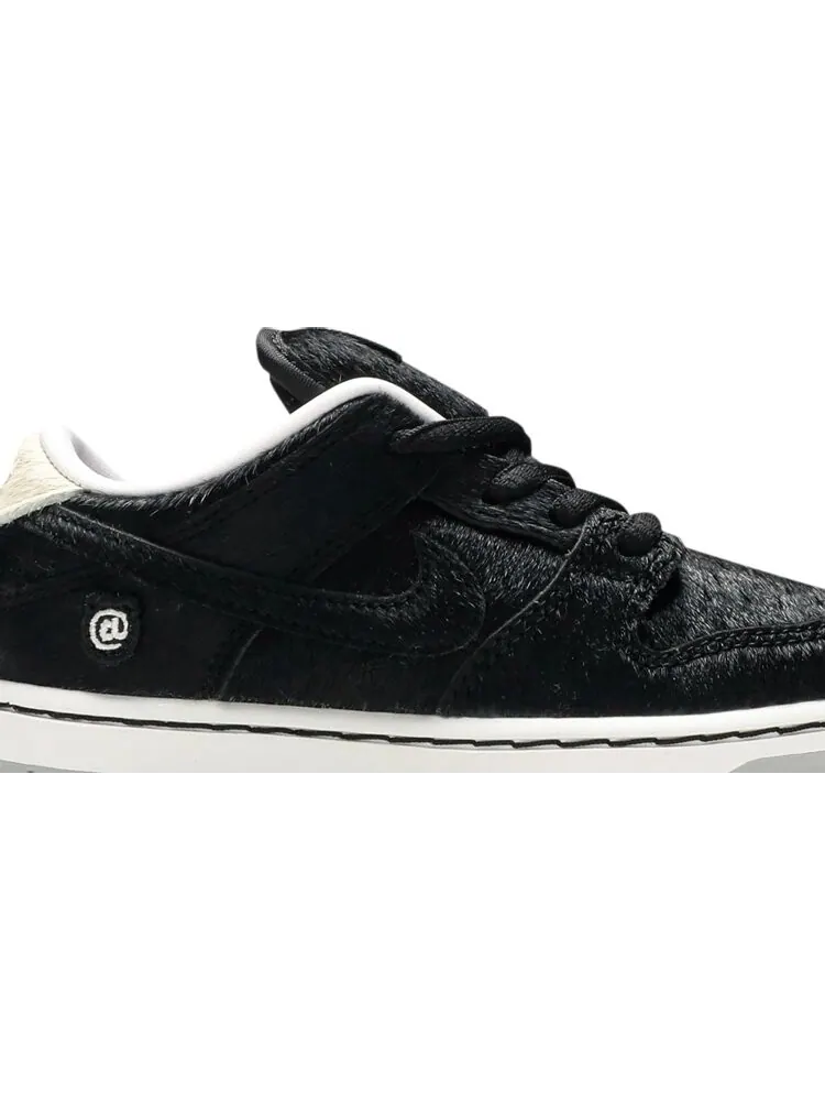 Кроссовки Nike Medicom Toy x Dunk Low SB TD 'BE@RBRICK' — изображение 2 из 8, черный