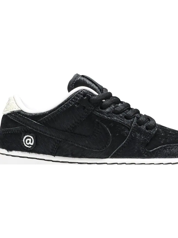 Кроссовки Nike Medicom Toy x Dunk Low SB PS 'BE@RBRICK' — изображение 2 из 8, черный