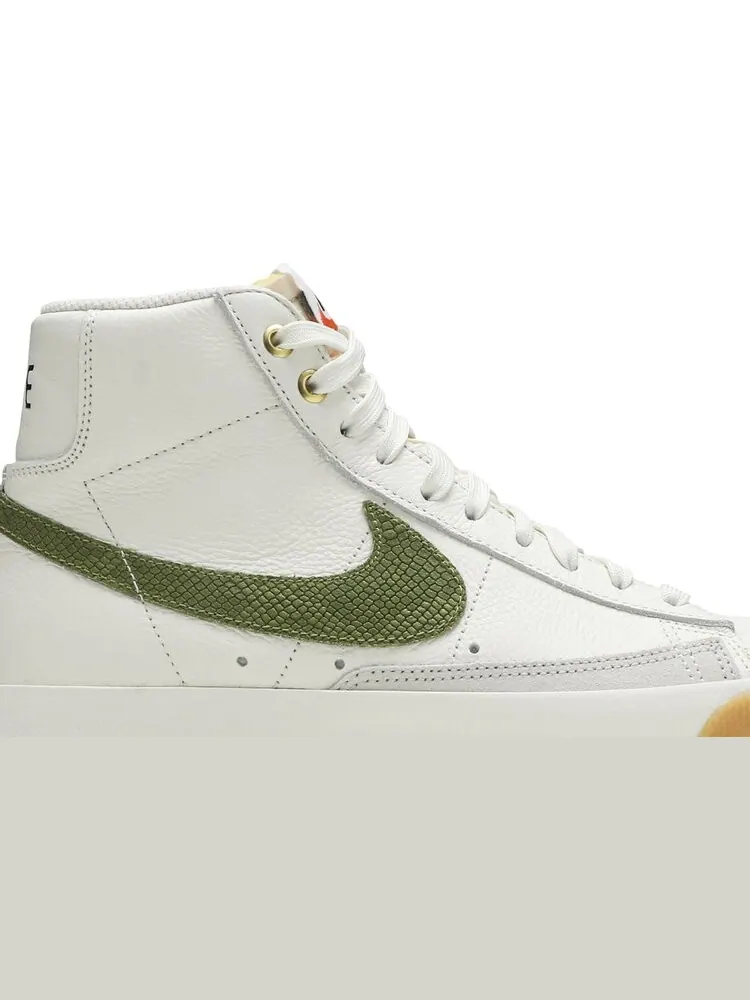 Кроссовки Nike Blazer Mid '77 Vintage 'Asparagus Snakeskin' — изображение 2 из 8, белый