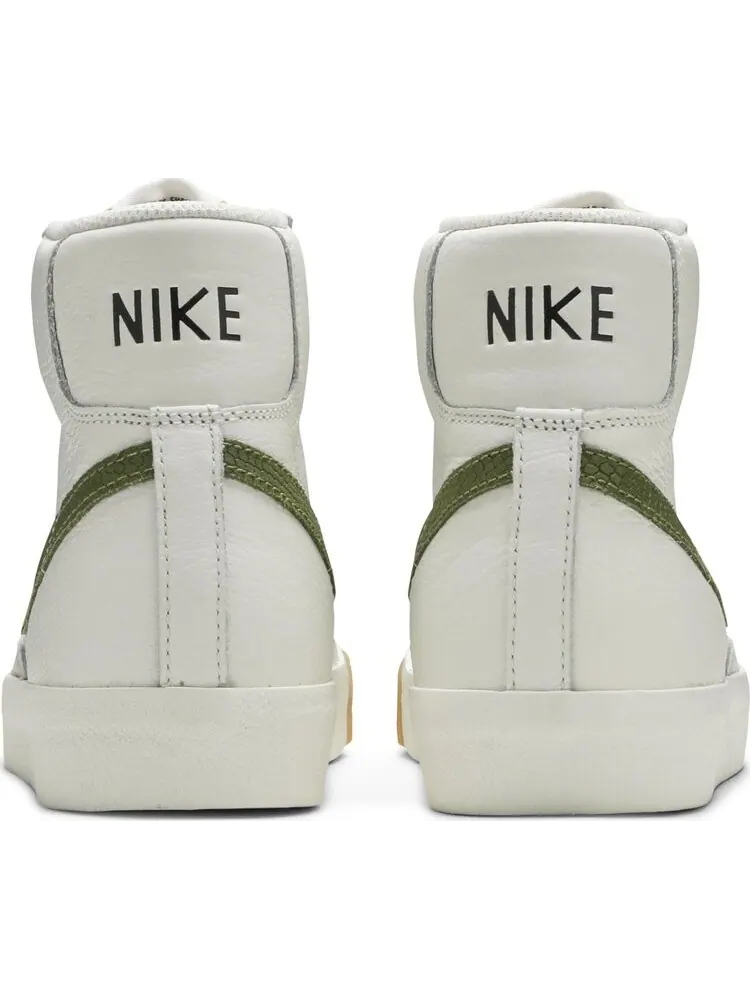 Кроссовки Nike Blazer Mid '77 Vintage 'Asparagus Snakeskin' — изображение 6 из 8, белый