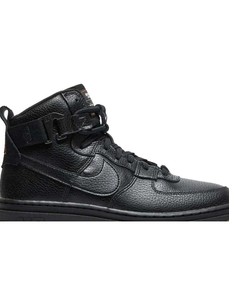 Кроссовки Nike Wmns Air Force 1 High Utility 2.0 'Black Gum Medium Brown' — изображение 2 из 8, черный