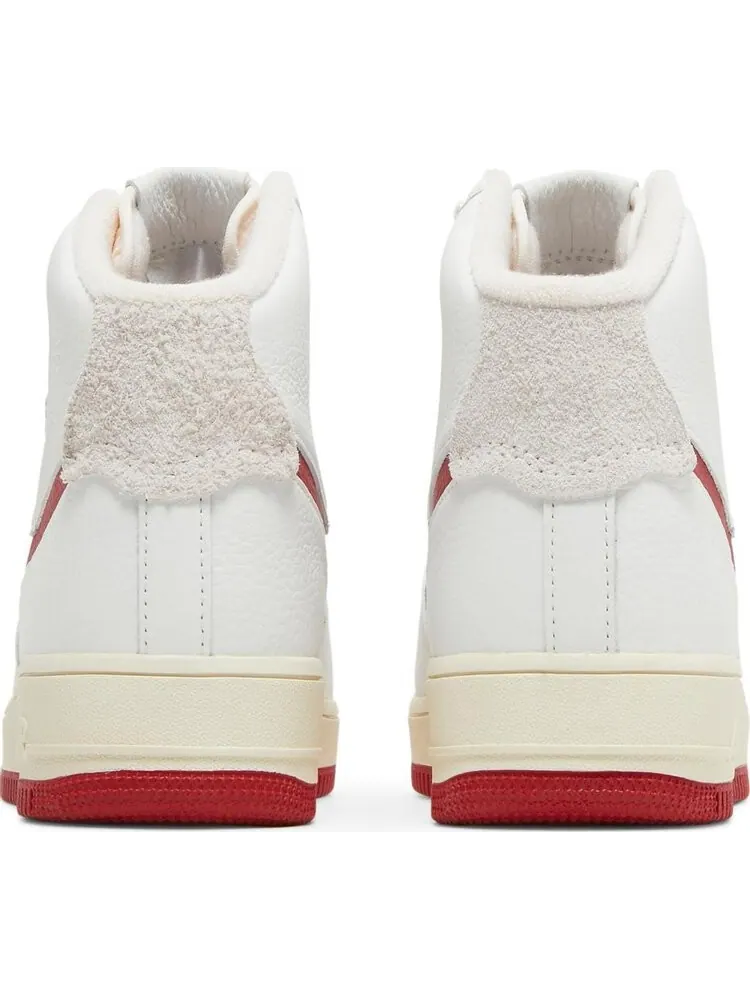Кроссовки Nike Wmns Air Force 1 High Sculpt 'White Gym Red' — изображение 6 из 8, белый