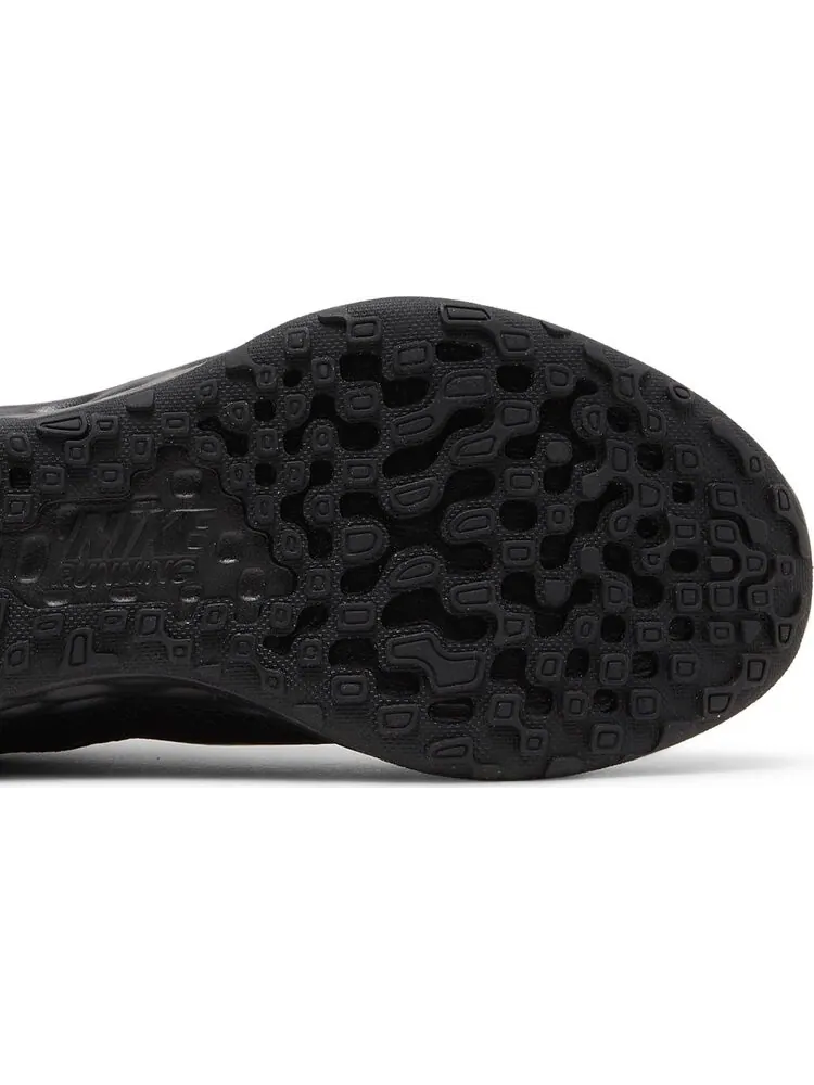 Кроссовки Nike Wmns Revolution 6 Next Nature 'Triple Black' — изображение 5 из 8, черный