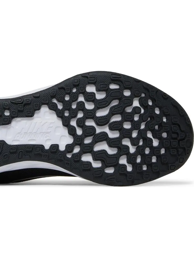Кроссовки Nike Wmns Revolution 6 Next Nature 'Black White' — изображение 5 из 8, черный