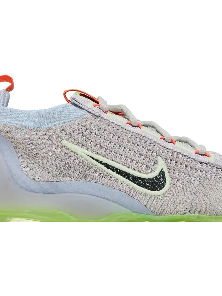 Кроссовки Nike Wmns Air VaporMax 2021 Flyknit 'Light Bone Lime Ice' — изображение 2 из 8, белый