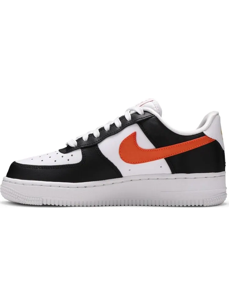 Кроссовки Nike Wmns Air Force 1 '07 'Satin Swoosh' — изображение 3 из 8, белый
