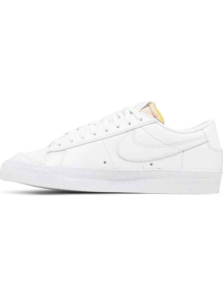 Кроссовки Nike Wmns Blazer Low '77 'Triple White' — изображение 3 из 8, белый